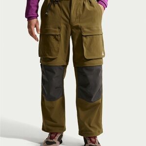 (NWT) Nike ACG "Smith Summit"
Men's Zip Cargo Pants - Loose Fit - Large - Olive